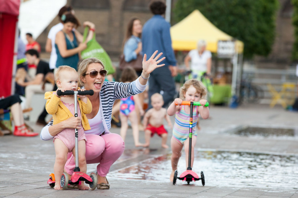 Dancing waters: kids go nuts for Granary Square's fountains