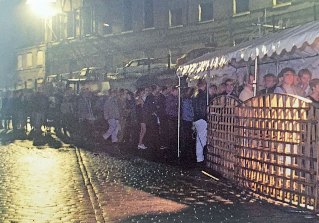 Huge queues to get in to The Cross in the 90s. Photo: Wayne Youngman